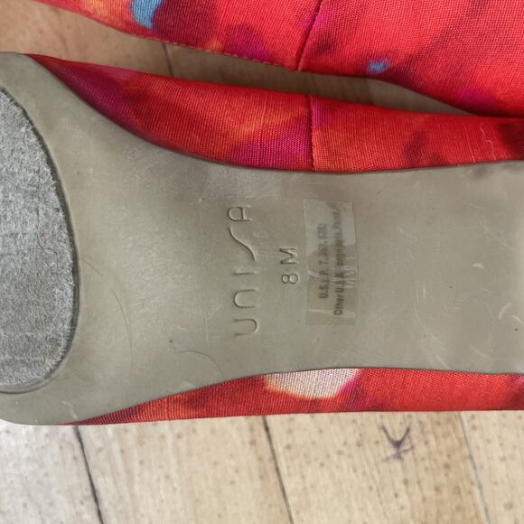 UNISA ‘Calley2’ Pointed‎ Toe red abstract Womens kitten heels Size 8 M - Picture 3 of 9